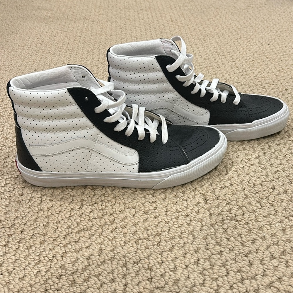 Vans Men’s Black and White Skate Sk8-Hi Hightop Sneakers Size 9